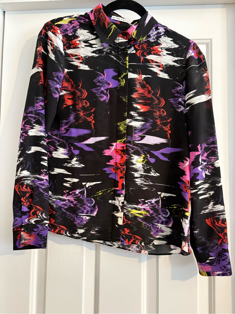 ALICE + OLIVIA abstract  Multicolor Print Long Sleeve Blouse. Size Xsmall. Silk.